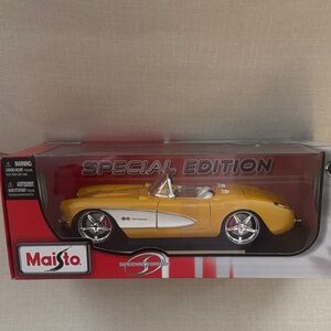 Maisto Special Edition 1957 Chevrolet Corvette die-cast model car